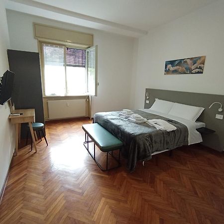 Megaride'S Dependance Hotel Como Bagian luar foto