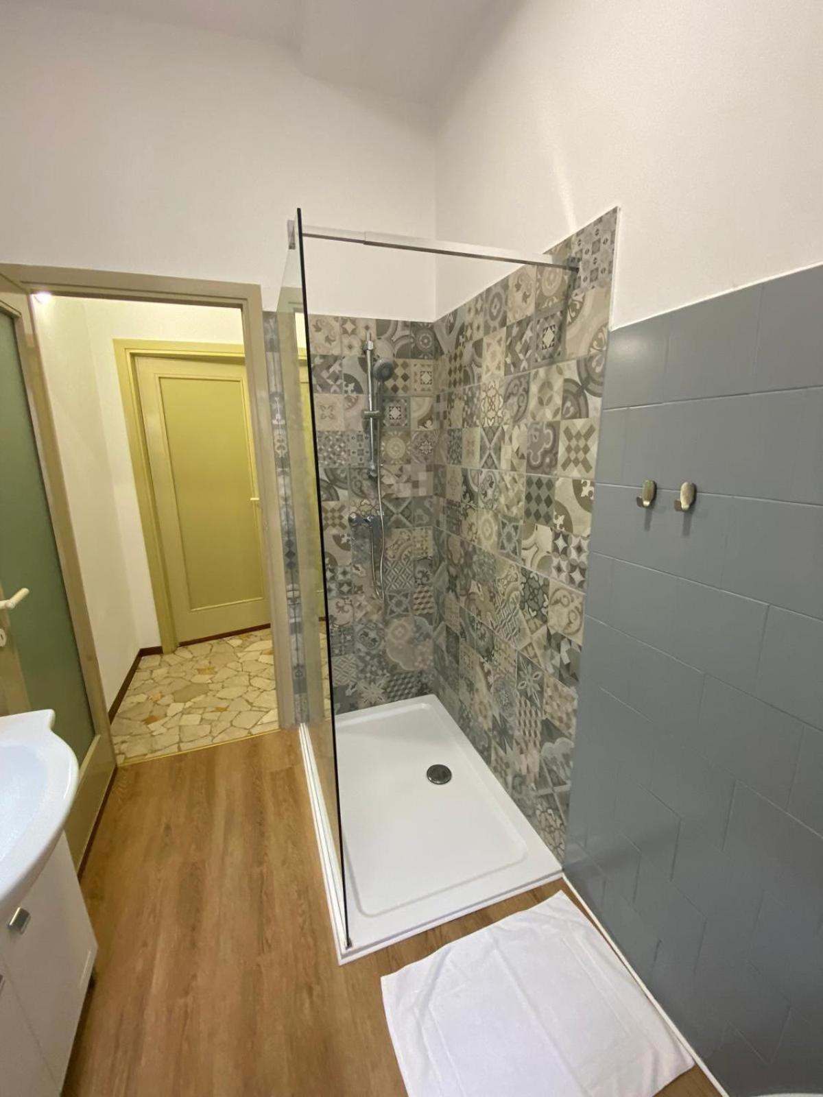 Megaride'S Dependance Hotel Como Bagian luar foto